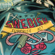 Swedish Surprise Act. Un progetto di Illustrazione tradizionale, Pubblicità, Graphic design, Product design, Serigrafia e Tipografia di Ink Bad Company - 21.05.2014