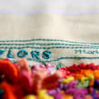 Mi ramillete de flores de las Ramblas. LeCool Barcelona. Un projet de Illustration traditionnelle, Artisanat, Beaux Arts , et Broderie de Señorita Lylo - 08.11.2015
