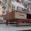 Mesa de Centro Matías (Roble y Mañío). Un proyecto de Artesanía, Diseño de muebles y Diseño de producto de Patricio Ortega (Maderística) - 22.08.2019