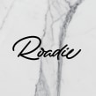 Roadie Magazine. Un projet de Conception éditoriale, Calligraphie, Lettering, Calligraphie avec brushpen, H , et lettering de Iván Caíña - 01.10.2019