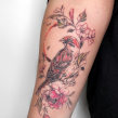 Gorrión entre flores. Un proyecto de Ilustración tradicional, Diseño de tatuajes e Ilustración botánica de Icarus - 08.03.2021