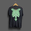 Noche de brujas T-Shirt. Un proyecto de Diseño e Ilustración tradicional de Matacho Descorp - 31.10.2020