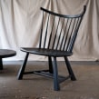Spindle Back Lounge Chair. Un proyecto de Artesanía, Diseño, creación de muebles					, Diseño de interiores y Carpintería de Bibbings & Hensby - 19.04.2021