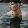 'Narcissus'. Un proyecto de Retoque fotográfico, Fotografía de moda, Fotografía de retrato e Iluminación fotográfica de Angela Garcia - 07.07.2021