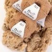 RE-Cashmere: recycled cashmere yarns and kits. Un progetto di Design, Artigianato, Moda, Fashion design e DIY di Bettaknit - 10.11.2021