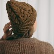 Knitted cable hat. Arts, and Crafts project by Sari Nordlund - 12.10.2021
