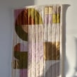 Mini “Spin” patchwork wall hangings . Un proyecto de Costura, Interiorismo, Teñido Textil y Diseño textil de Rebecca Rigg - 02.02.2022