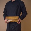 Wood clutch | Wood Textiles. Un progetto di Product design, Fashion design e Textile Design di Tesler + Mendelovitch - 03.04.2022