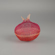 Wire crochet pomegranate made in the ISK technique, unique home decor piece fun to make  . Un proyecto de Artesanía de Yoola (Yael) Falk - 12.01.2023