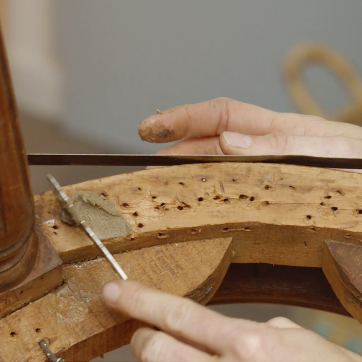Cómo hacer masilla para madera de forma casera