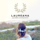 Laureana Tocados. Design, Photograph, UX / UI, Accessor, Design, Art Direction, Br, ing, Identit, Fashion, Graphic Design, Multimedia, Packaging, T, pograph, and Web Design project by Reyes Martínez - 03.01.2016