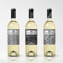 Señorio de Nava - Packaging vino Blanco. Un proyecto de Diseño, Br, ing e Identidad y Packaging de estudiodavinci - 19.09.2016