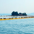 the floating piers  (Iseo lake, Italy). Fotografia, Eventos, Pós-produção fotográfica, Arte urbana, e Retoque fotográfico projeto de sara caja salvà - 11.05.2017