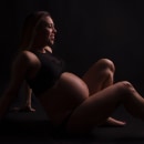 Fotografia de embarazo. Studio Photograph project by Laura Iglesias Miguel - 03.10.2018