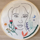 Mi Proyecto del curso: Retrato lineal bordado. Traditional illustration, Portrait Illustration, Embroider, Sewing, Portrait Drawing, and Botanical Illustration project by Bea Olmos - 10.23.2020