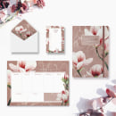 Set de papelería botánico - Magnolias Chinas Ein Projekt aus dem Bereich Grafikdesign, Kreativität und Botanische Illustration von Celia Lobato Navacerrada - 28.11.2020