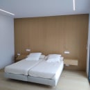 Dormitorio moderno. Un proyecto de Carpintería de Nelson Nelson Martín - 22.02.2021