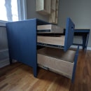 Wood "file cabinet" with hidden drawer. . Marcenaria projeto de Drew Birnie - 25.04.2021