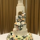 Enchanted Floral Wedding Cake . Artesanato projeto de Nasima Alam - 04.05.2021