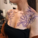 Chestpiece flowers . Projekt z dziedziny Projektowanie tatuaż użytkownika Jen Tonic - 08.08.2020
