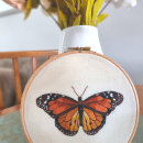My final project in Realistic Embroidery Techniques course. Un projet de Illustration traditionnelle, Broderie et Illustration textile de Michelle Morley - 10.10.2021