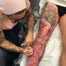 Freehand tattoo su una gamba . Un proyecto de Diseño de tatuajes de Delia Vico - 18.10.2021
