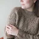 Kuutar lace yoke pullover. Un progetto di Artigianato di Sari Nordlund - 10.12.2021