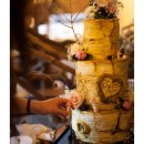 C&J Wedding Cake. Culinária, Decoração de interiores, Fotografia gastronômica, e Artes culinárias projeto de Sarah Jane - 05.02.2022