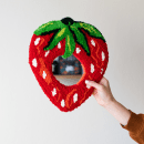 Strawberry punch needle mirror. Een project van Punch needle van Adeline Wang - 09.02.2022