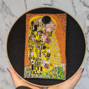 El beso de Gustav Klimt en punto de cruz. Bordado projeto de carlagsegoviaq - 02.03.2022