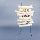 Paper Pulp Jewellery. Un proyecto de Artesanía, Diseño de jo, as y Papercraft de Mayumi Fukuda - 08.04.2022