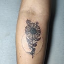 Meu projeto do curso: Tatuagem botânica com pontilhismo. Ilustração tradicional, Desenho de tatuagens e Ilustração botânica projeto de Ana Beatriz Ferreira de Arruda - 08.04.2022