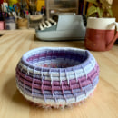 My project for course: Basket Weaving for Beginners: The Coiling Technique. Un proyecto de Diseño de complementos, Artesanía, Moda, Diseño de moda, Tejido y Diseño textil de Blossom Bets - 17.05.2022
