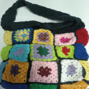 Mi proyecto del curso: una cartera                                         . Un proyecto de Moda, Diseño de moda, Tejido, DIY, Crochet y Diseño textil de Deyanira Nuñez Navas - 30.09.2022