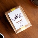 Café Memoria. Packaging. Un proyecto de Diseño, Packaging y Diseño de logotipos de Postal - 01.11.2022