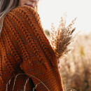 Goldenrod Sweater crochet pattern. Un progetto di Artigianato e Uncinetto di Linda Skuja - 08.03.2022