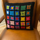 My project for course: Granny Square Crochet: Make Your Own Sweater. Un proyecto de Moda, Diseño de moda, Tejido, DIY, Crochet y Diseño textil de mariaariasevans - 21.12.2022