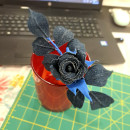 My project for course: Floral Textiles: Make 3D Accessories with Denim. Design floral e vegetal, e Design têxtil projeto de wendyva - 05.03.2023