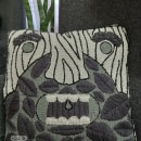 Mi proyecto del curso: Bordado XL con aguja mágica. Un proyecto de Bordado, Ilustración textil, Decoración de interiores, Punch needle y Diseño textil de mariposa_1526 - 26.07.2023
