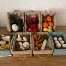 Mi proyecto del curso: Introducción al crochet: amigurumis inspirados en alimentos. Un proyecto de Artesanía, Diseño de juguetes, Tejido, DIY, Crochet y Amigurumi de Micaela Moro Ípola - 21.08.2023