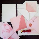 Mi proyecto del curso: Papel reciclado hecho a mano: crea un juego de papelería. Arts, Crafts, Fine Arts, Paper Craft, Bookbinding, DIY, Stationer, and Design project by caro.silva.h - 11.15.1984
