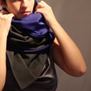 Infinity scarf in doppio tessuto. Un proyecto de Artesanía, Moda, Creatividad y Costura de riti - 04.02.2024