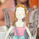 Look, it's a tiny version of my niece!. Traditional illustration project by Sanne Houwing - 01.12.2021
