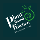 Identité d'entreprise Plant Based Kitchen & Affiche publicitaire. Un proyecto de Br, ing e Identidad y Diseño gráfico de Laura Luaki - 18.02.2024