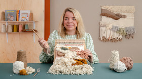 Hand Weaving Techniques for Beginners . Craft course by Lucy Rowan