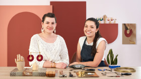 Initiation aux techniques de création de bijoux en métal. Un cours de Craft , et Mode de VATTEA
