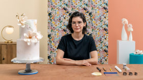 Cake design floral: crie obras de arte comestíveis. Um curso de Design e Craft de Cynthia Irani