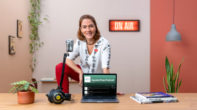 Sprechtechnik und Moderation für Podcast-Inhalte. Marketing, Business, Musik und Audio-Kurs von Isabella Saes