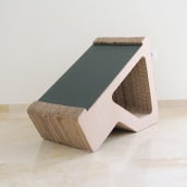K24 - Mobiliario infantil de cartón. Un proyecto de Diseño, Artesanía, Diseño, creación de muebles					, Diseño industrial, Diseño de producto y Diseño de juguetes de Pepe Sanmartín - 09.05.2013