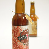 Diseño e ilustración de las etiquetas para la cerveza artesana Sant Jordi de Cardedeu. Un proyecto de Diseño, Ilustración y Diseño de producto de Cinta Vidal Agulló - 01.06.2014